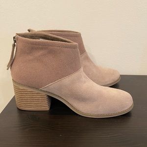 TOMS, worn once, size 9, like new